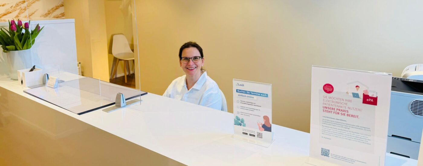 Empfangstresen der Hausarztpraxis Langer in Berlin-Frohnau